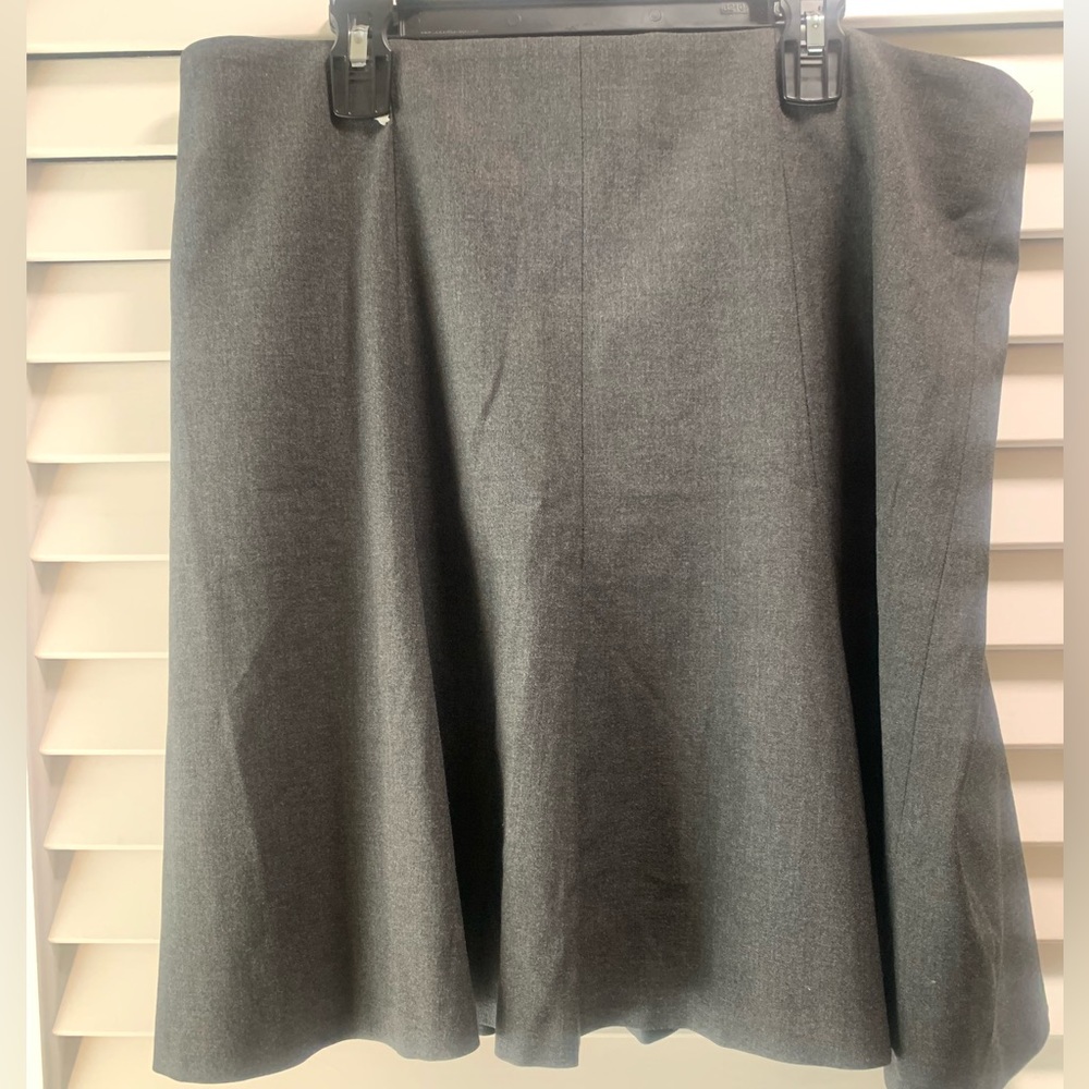 Ann Taylor above the knee skirt